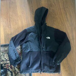 North Face Women’s Fleece Hooded Zip Up- Large